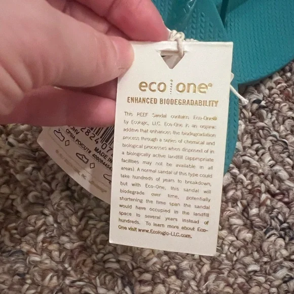 Brand new reef flip flops - Picture 3 of 5